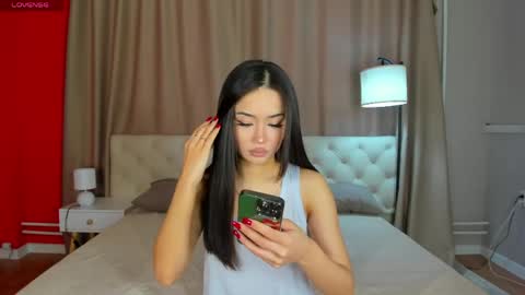 Snapshot of riddle_layla chatting on May 2026 09:25:02 AM Layla online show from May 2026 09:25:02 AM