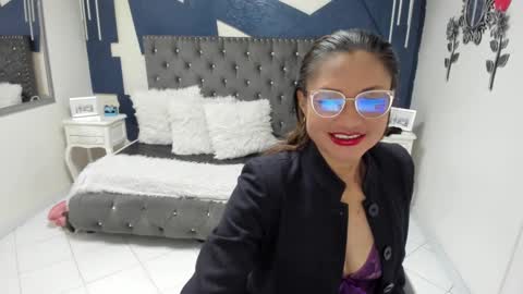 Snapshot of rihana_grey chatting on October 2025 10:35:02 AM Rihana online show from October 2025 10:35:02 AM