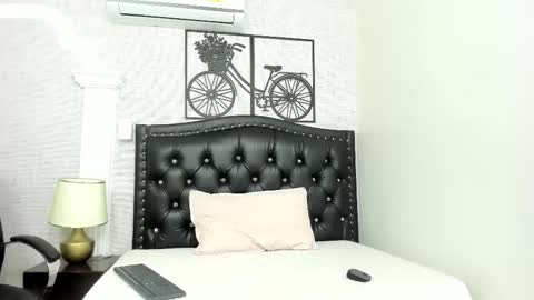 Oriana online show from January 2026 12:51:01 PM