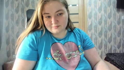 Snapshot of rina16 chatting on April 2026 04:40:02 PM rina16 online show from April 2026 04:40:02 PM