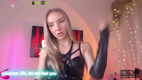 Rina Asty online show from October 2025 05:08:01 PM