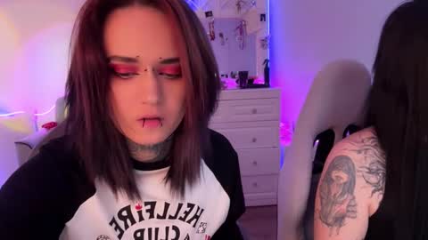   DianaBrite            fansl y online show from November 2025 12:33:02 PM