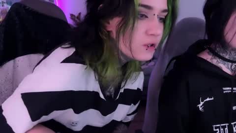   DianaBrite            fansl y online show from April 2026 10:01:02 AM