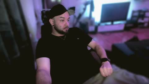 Snapshot of riptid3_ chatting on February 2025 11:41:02 PM Ask Me online show from February 2025 11:41:02 PM