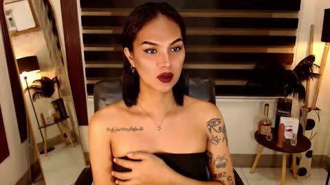 riri online show from November 2025 10:07:01 AM