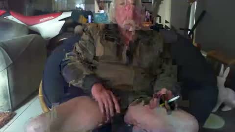 Snapshot of riverratggg chatting on May 2026 08:12:02 AM riveratggg online show from May 2026 08:12:02 AM