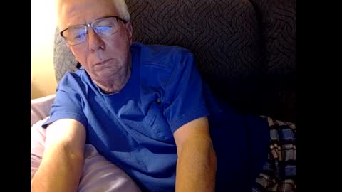 Snapshot of rk504 chatting on December 2024 01:10:02 AM Ron online show from December 2024 01:10:02 AM