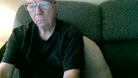 Snapshot of rk504 chatting on October 2025 01:36:02 AM Ron online show from October 2025 01:36:02 AM