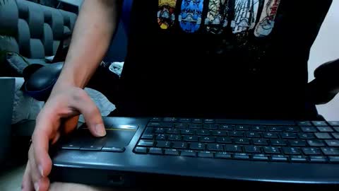 Roan Birkin online show from December 2025 09:52:01 PM