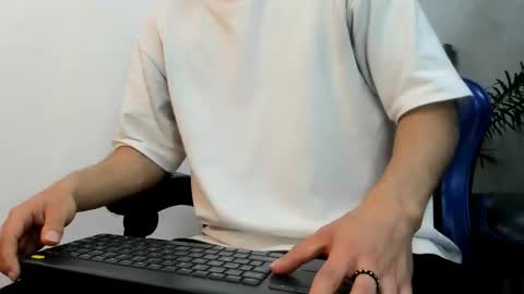 Roan Birkin online show from January 2026 07:19:02 PM