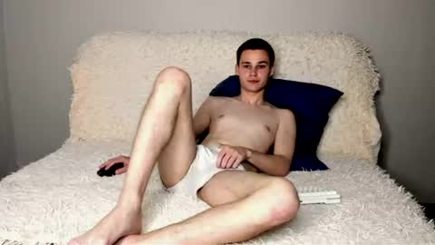 robert10211 online show from June 2026 02:05:01 AM
