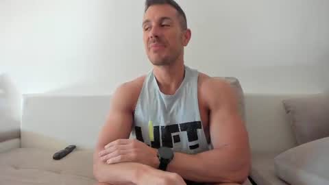 roberto4ever online show from June 2026 05:07:01 AM