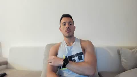 Snapshot of roberto4ever chatting on June 2026 04:55:01 AM roberto4ever online show from June 2026 04:55:01 AM