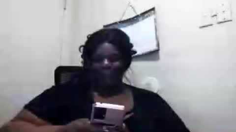 robertswhitney52 online show from June 2026 12:59:02 AM