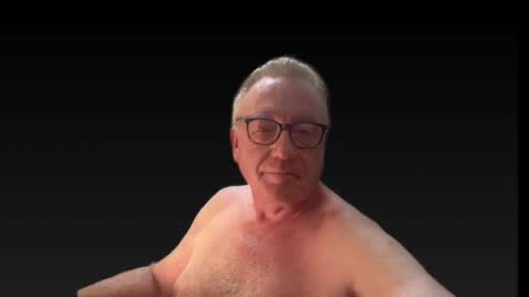 RobertTheRabbit online show from December 2025 02:45:02 PM