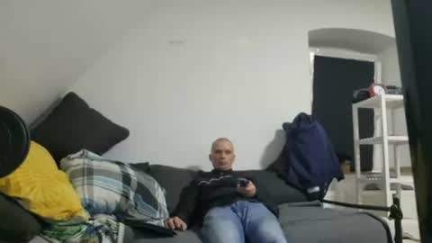 Snapshot of robertxxxpo chatting on April 2026 12:41:01 AM Zenek online show from April 2026 12:41:01 AM