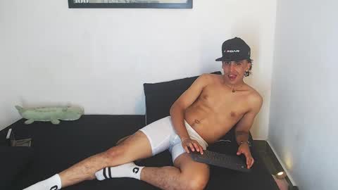 Robisson Zack online show from November 2025 02:55:01 AM