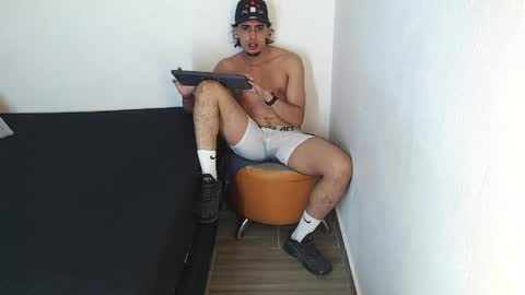 Snapshot of robisson_zack chatting on May 2026 09:48:01 AM Robisson Zack online show from May 2026 09:48:01 AM
