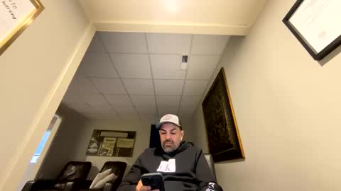 Snapshot of roblatino12 chatting on December 2024 08:27:01 PM roblatino12 online show from December 2024 08:27:01 PM