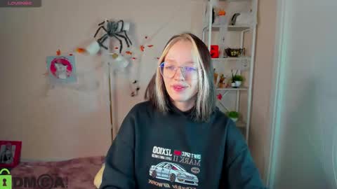 Snapshot of rockett_bunny chatting on November 2025 12:54:01 AM Rockett online show from November 2025 12:54:01 AM