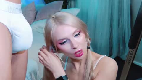 Snapshot of rockstarsgames chatting on November 2025 09:52:01 AM Lina and Den online show from November 2025 09:52:01 AM