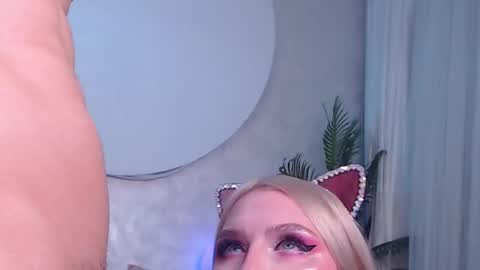 Snapshot of rockstarsgames chatting on November 2025 04:57:02 AM Lina and Den online show from November 2025 04:57:02 AM