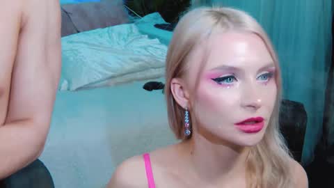 Snapshot of rockstarsgames chatting on November 2025 04:32:02 AM Lina and Den online show from November 2025 04:32:02 AM