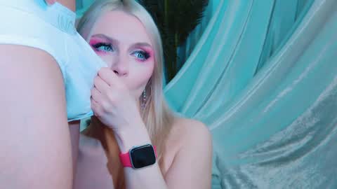 Lina and Den online show from April 2026 06:36:02 AM