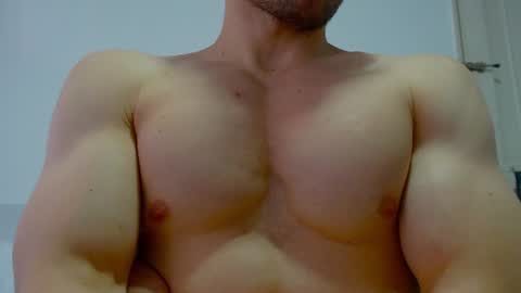 Snapshot of rocky_muscle chatting on June 2026 05:34:02 PM rocky muscle online show from June 2026 05:34:02 PM