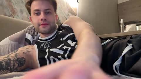 Snapshot of rodrigoveira chatting on April 2026 04:37:02 PM Rodrigo online show from April 2026 04:37:02 PM