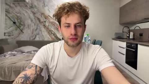 Snapshot of rodrigoveira chatting on June 2026 10:45:02 PM Rodrigo online show from June 2026 10:45:02 PM