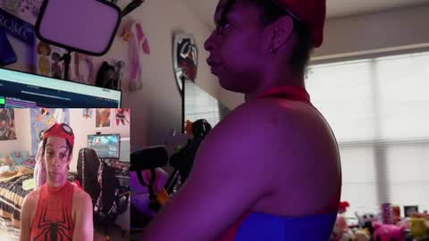 Snapshot of roelliitheecchi chatting on May 2026 05:10:01 PM Roellii Pinky online show from May 2026 05:10:01 PM