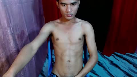 roianboyyy online show from May 2026 02:43:01 PM