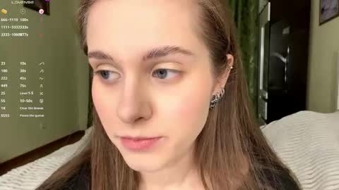 Mia online show from December 2025 07:17:02 AM