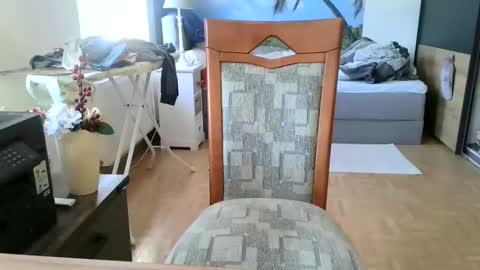 rolandloser1000 online show from February 2025 09:54:02 AM