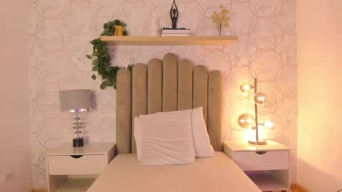 Snapshot of roma_love_ chatting on December 2024 11:41:02 AM online show from December 2024 11:41:02 AM