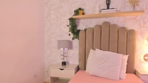 Snapshot of roma_love_ chatting on December 2024 11:27:01 AM online show from December 2024 11:27:01 AM