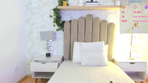 Snapshot of roma_love_ chatting on December 2024 11:55:01 AM online show from December 2024 11:55:01 AM