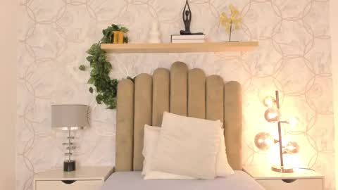 Snapshot of roma_love_ chatting on January 2025 11:43:01 AM online show from January 2025 11:43:01 AM