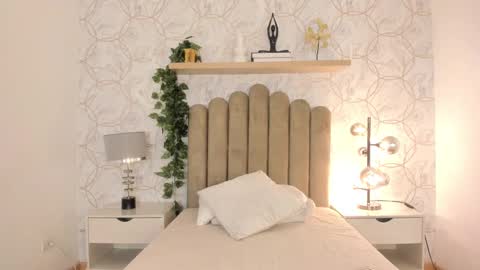 Snapshot of roma_love_ chatting on February 2025 11:21:02 AM online show from February 2025 11:21:02 AM