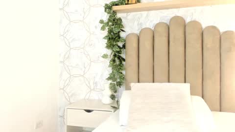 Snapshot of roma_love_ chatting on March 2025 11:28:01 AM online show from March 2025 11:28:01 AM