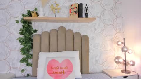 Snapshot of roma_love_ chatting on October 2025 12:01:02 PM online show from October 2025 12:01:02 PM