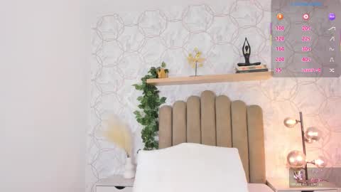 Snapshot of roma_love_ chatting on October 2025 12:34:02 PM online show from October 2025 12:34:02 PM