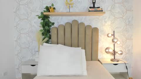 Snapshot of roma_love_ chatting on October 2025 12:09:02 PM online show from October 2025 12:09:02 PM