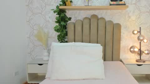 Snapshot of roma_love_ chatting on October 2025 11:56:02 AM online show from October 2025 11:56:02 AM