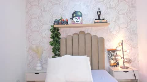 Snapshot of roma_love_ chatting on November 2025 12:07:02 PM online show from November 2025 12:07:02 PM