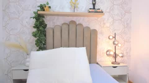 Snapshot of roma_love_ chatting on November 2025 12:06:01 PM online show from November 2025 12:06:01 PM