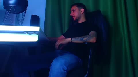 Snapshot of romaniamaster1 chatting on May 2026 07:19:01 PM romaniamaster1 online show from May 2026 07:19:01 PM