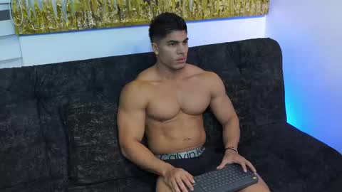 Snapshot of romano_kentt12 chatting on June 2026 03:32:02 AM romano_kentt12 online show from June 2026 03:32:02 AM