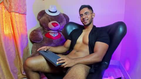 Roman online show from February 2025 03:39:01 PM